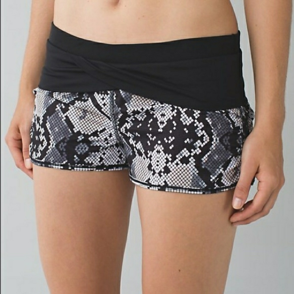 NWT Sun Salutation Short